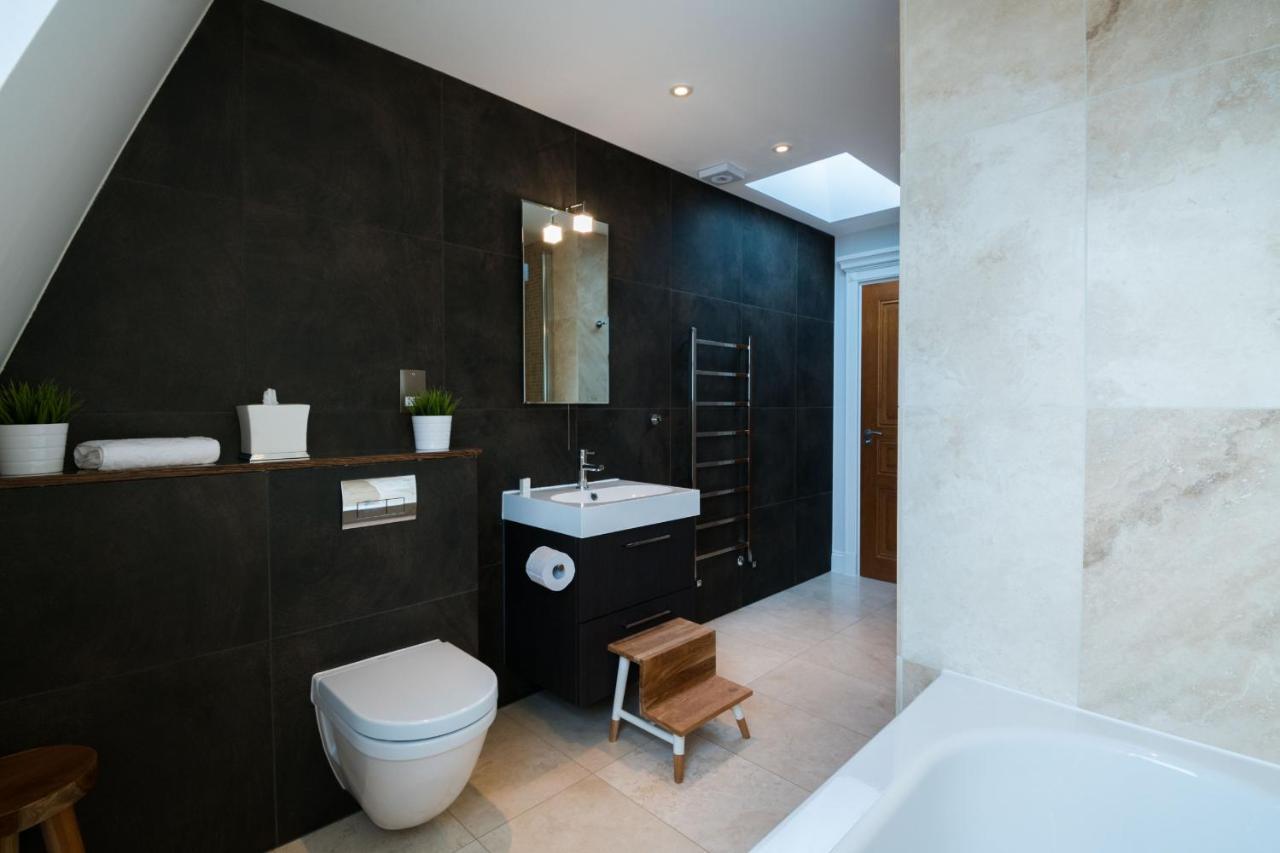 Breathtaking Putney Home With Gorgeous Garden Richmond  Exteriér fotografie
